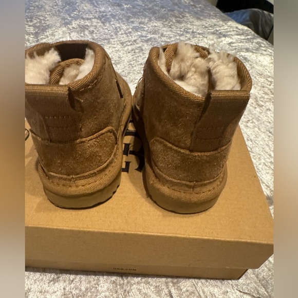 ✨UGGS✨ - Picture 3 of 6
